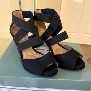 Abella Trista Sandal size 7M in black
